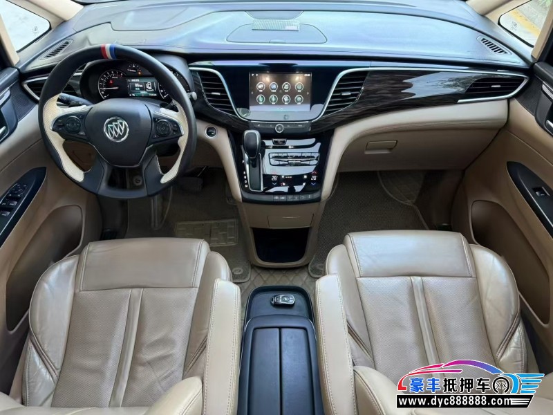 17年别克GL8轿车抵押车出售