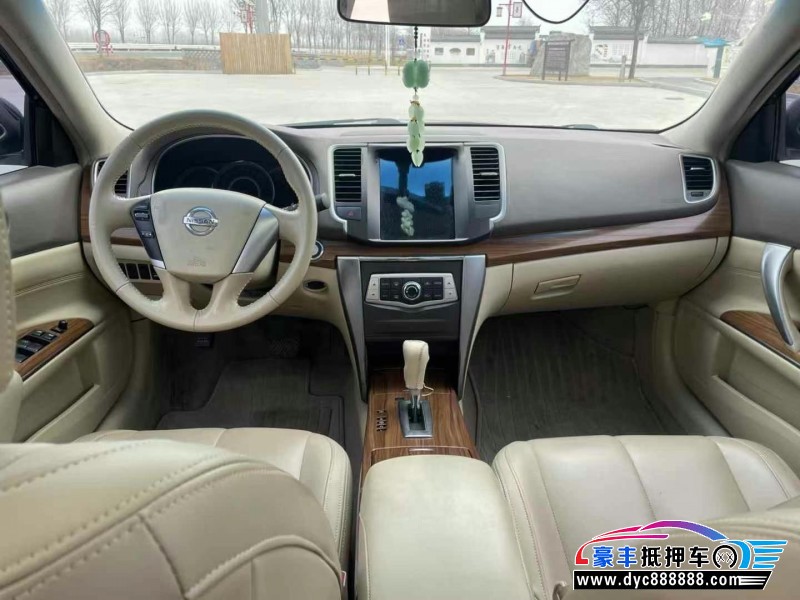 12年日产天籁轿车抵押车出售