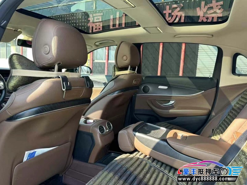 17年奔驰E轿车抵押车出售