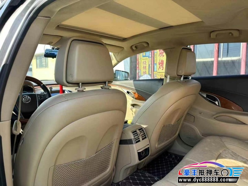 10年别克君越轿车抵押车出售