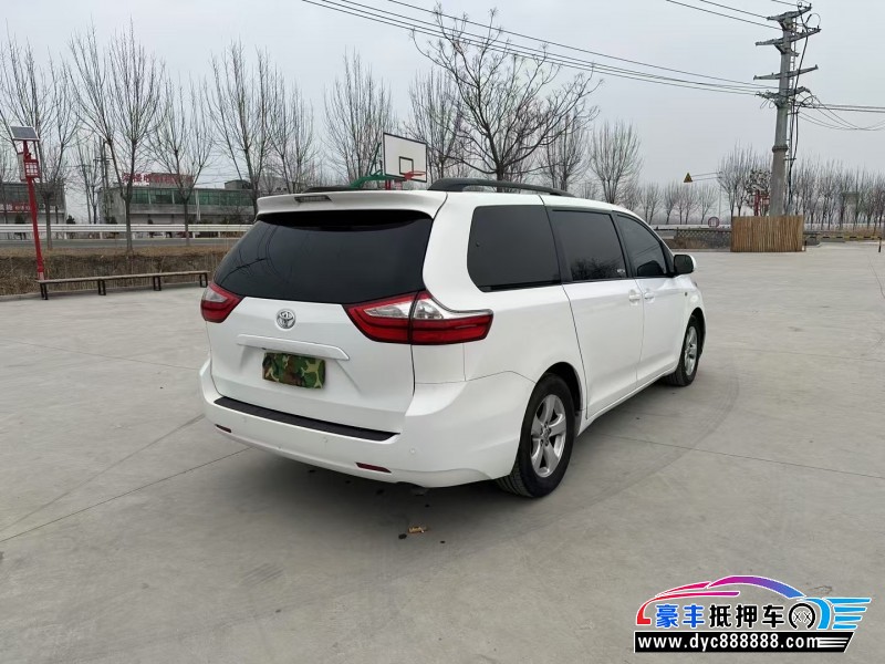 16年丰田塞纳轿车抵押车出售