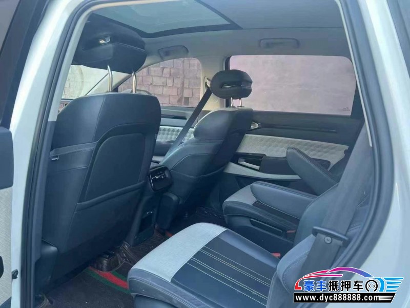 20年宝骏宝骏RM5轿车抵押车出售