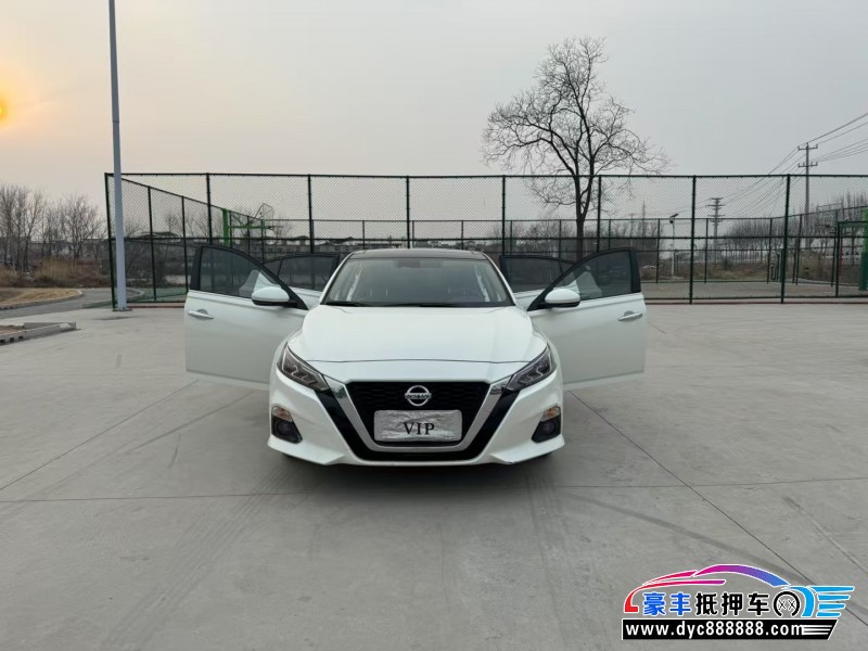 22年日产天籁轿车抵押车出售