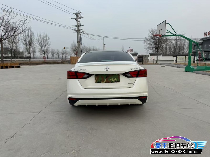 22年日产天籁轿车抵押车出售