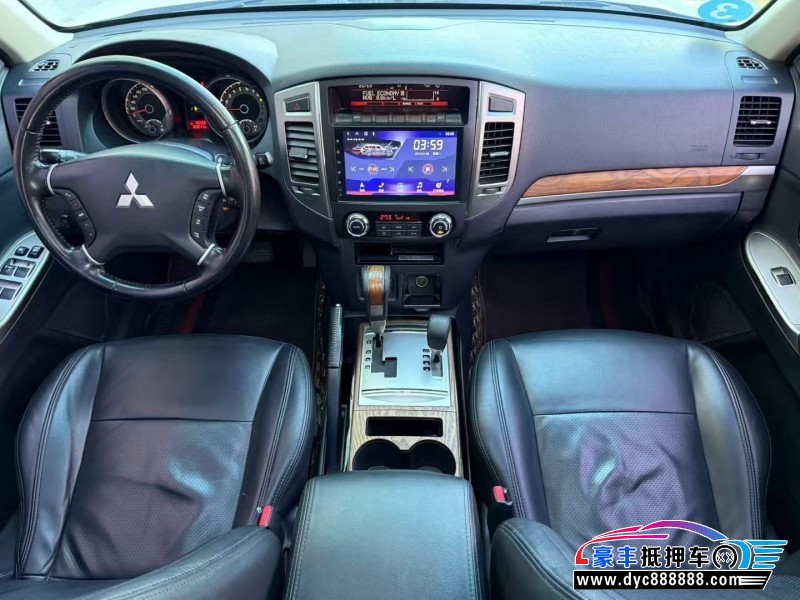 19年三菱帕杰罗轿车抵押车出售