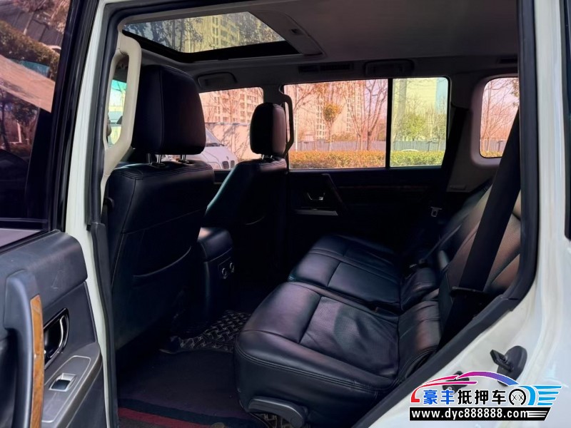 19年三菱帕杰罗轿车抵押车出售