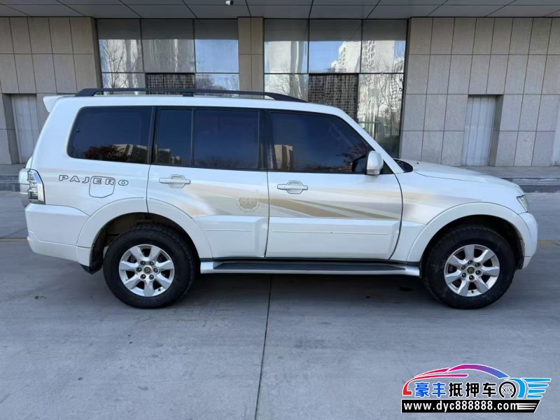 19年三菱帕杰罗轿车抵押车出售