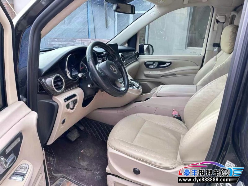 17年奔驰V轿车抵押车出售