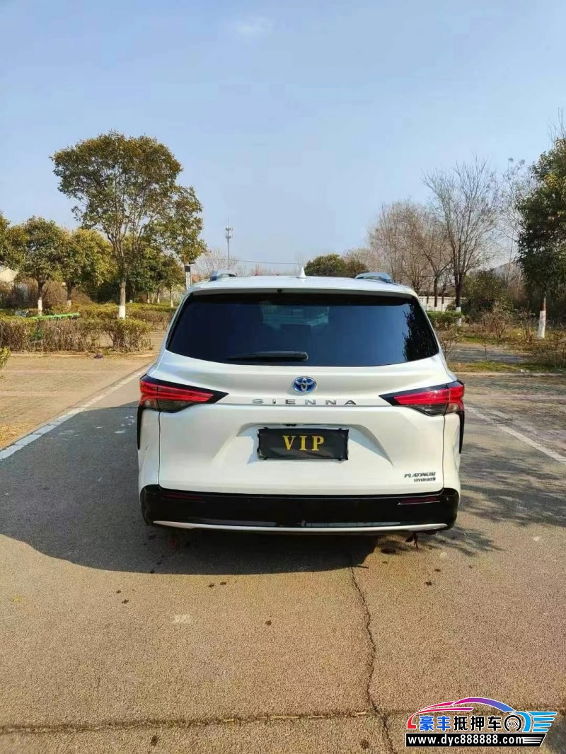 22年丰田塞纳轿车抵押车出售