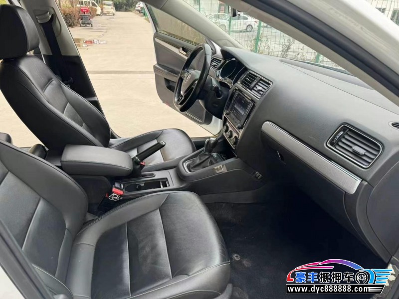 18年大众速腾轿车抵押车出售