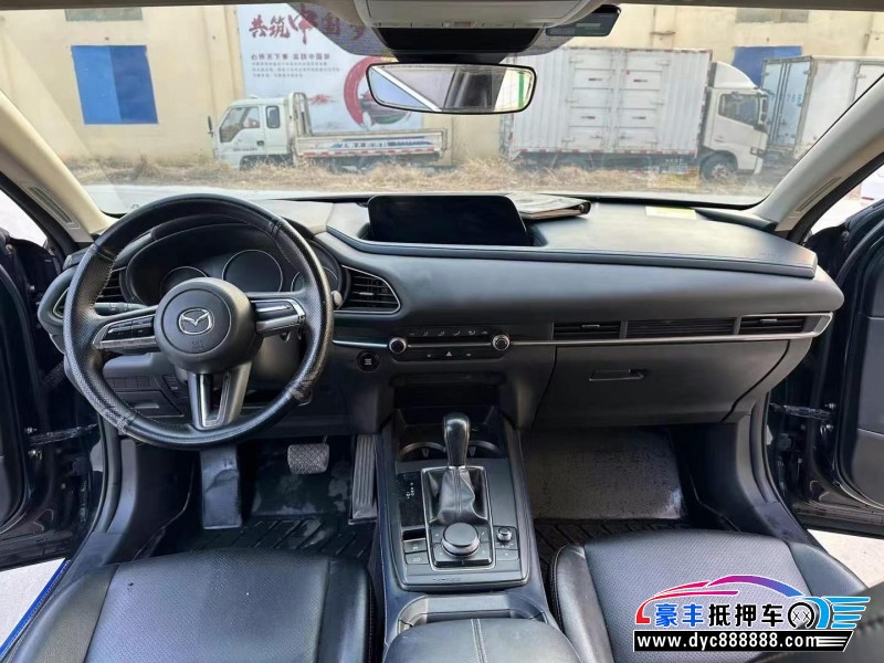 20年马自达cx30轿车抵押车出售
