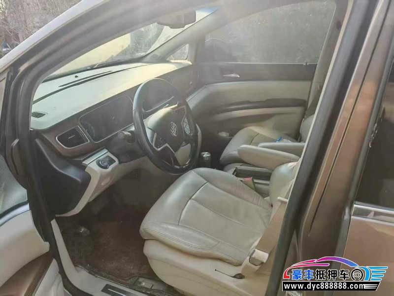 15年别克GL8轿车抵押车出售