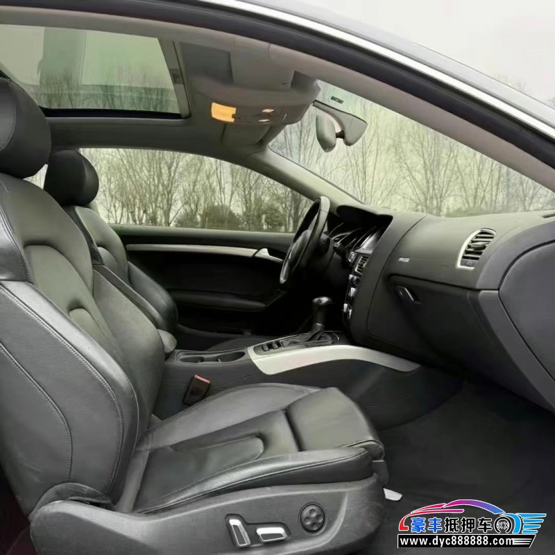 17年奥迪A5轿车抵押车出售