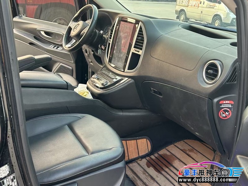 20年奔驰威霆轿车抵押车出售