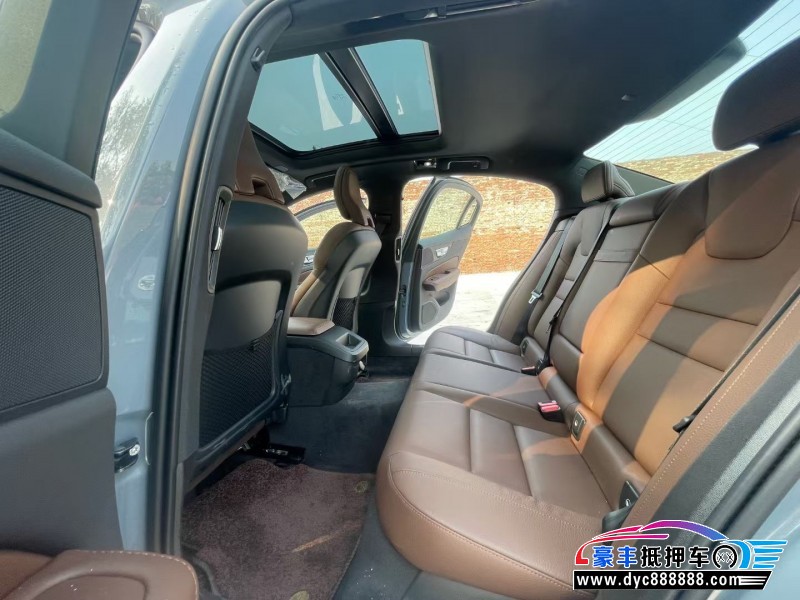 23年沃尔沃S60轿车抵押车出售