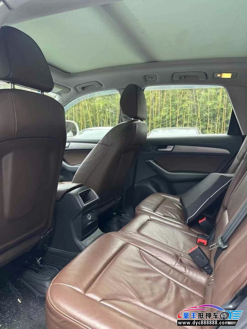 17年奥迪Q5轿车抵押车出售