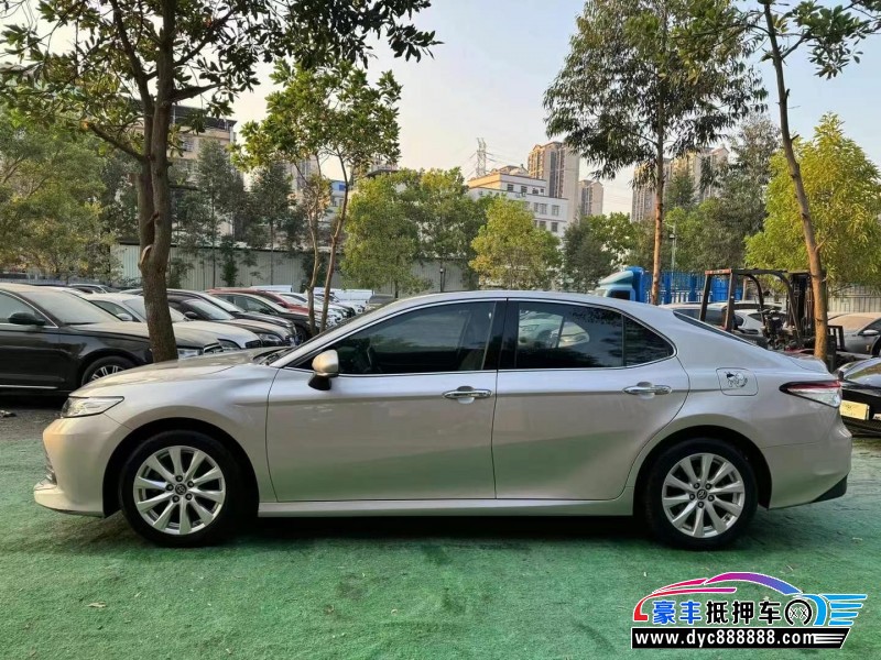 18年丰田凯美瑞轿车抵押车出售