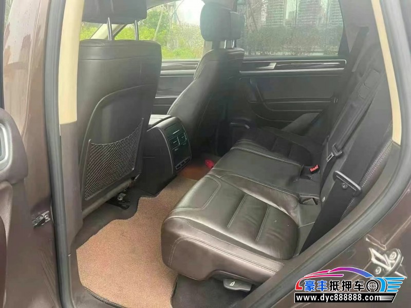 15年大众途锐轿车抵押车出售