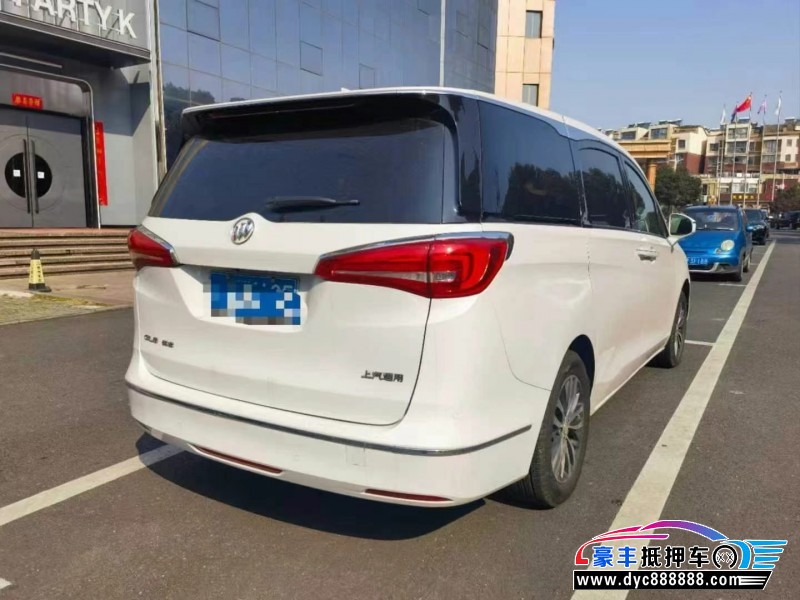 17年别克GL8轿车抵押车出售