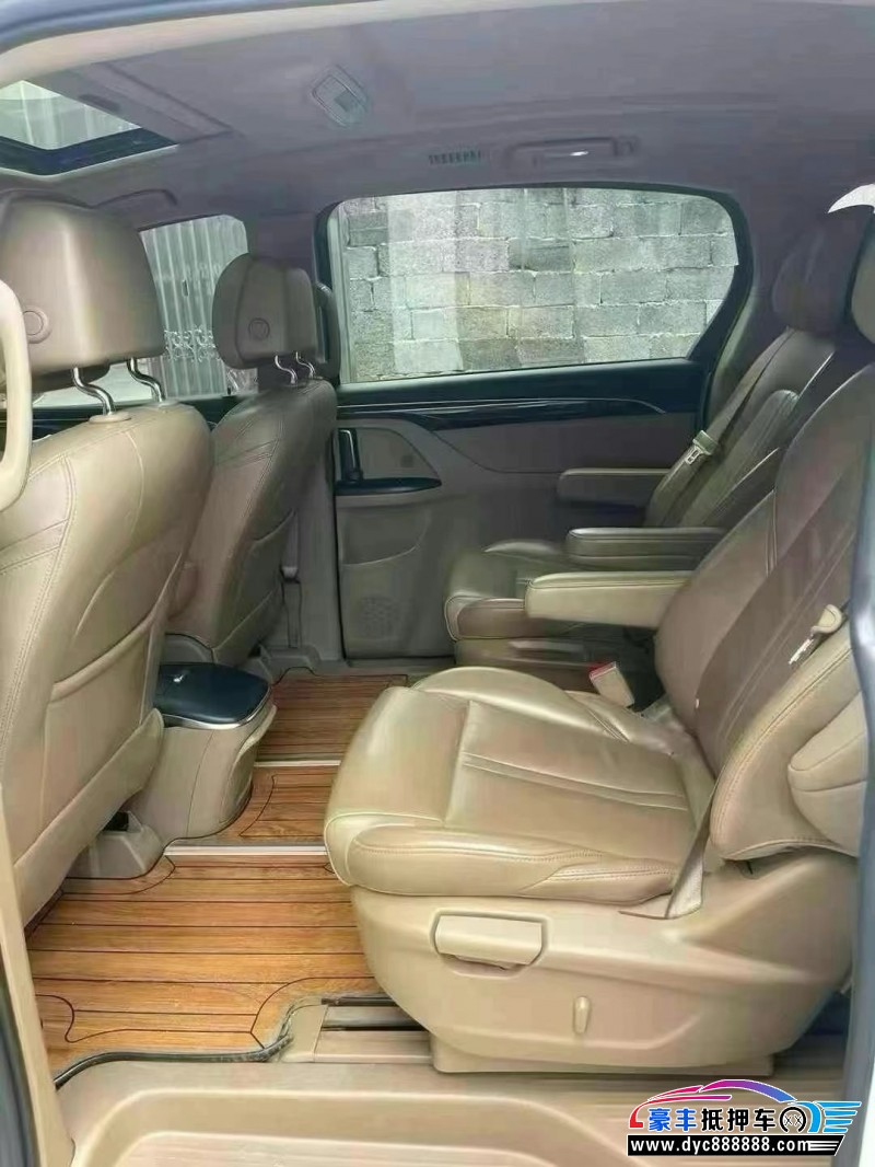 18年别克GL8轿车抵押车出售