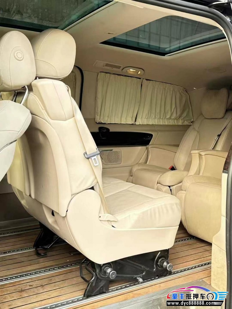 17年奔驰V轿车抵押车出售