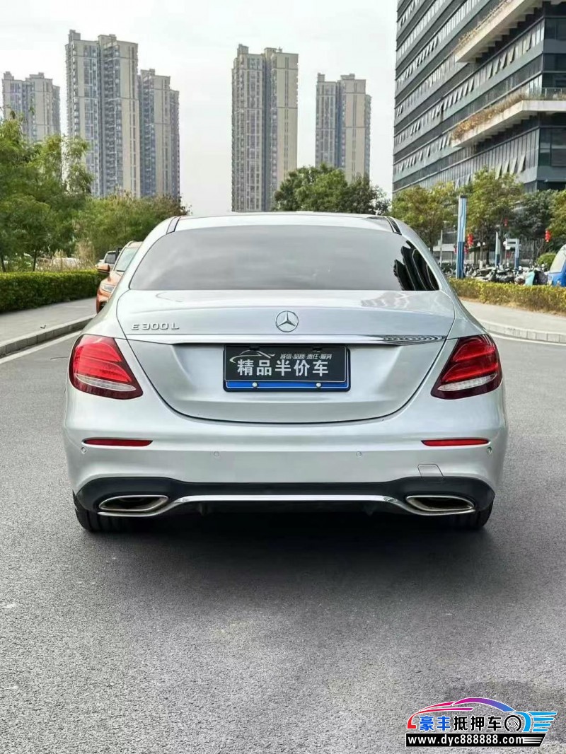 16年奔驰E轿车抵押车出售