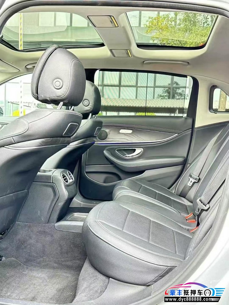 16年奔驰E轿车抵押车出售