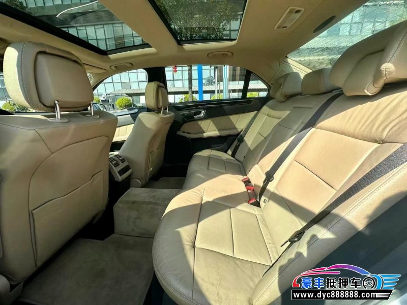 11年奔驰E轿车抵押车出售