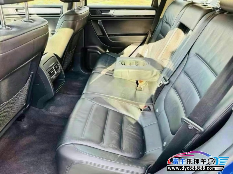 17年大众途锐轿车抵押车出售