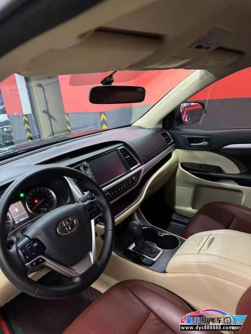 18年丰田汉兰达轿车抵押车出售