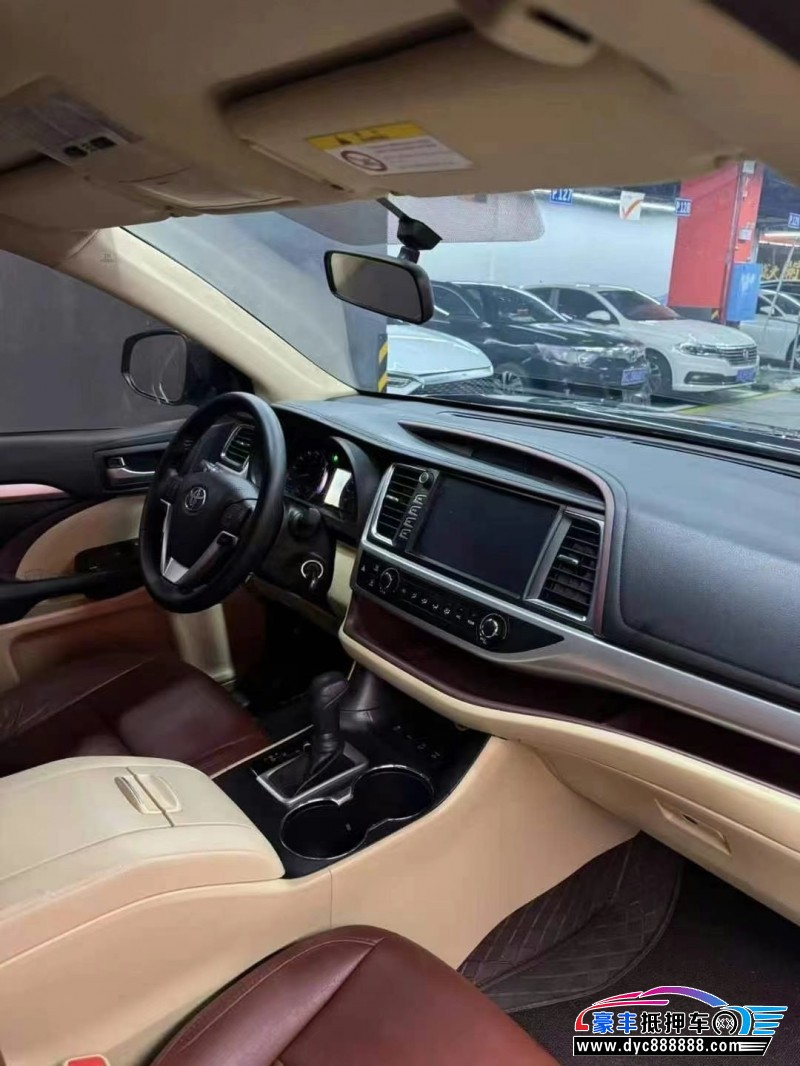 18年丰田汉兰达轿车抵押车出售