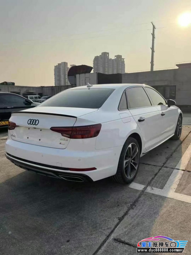 19年奥迪A4L轿车抵押车出售