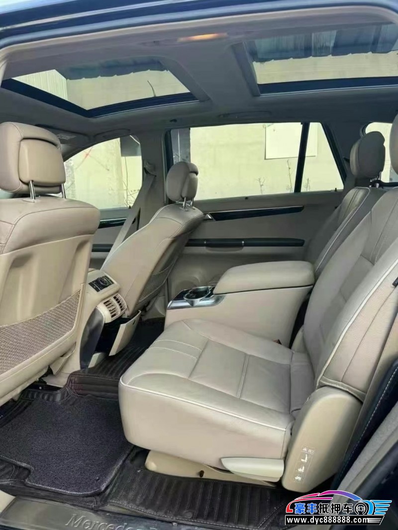 15年奔驰R轿车抵押车出售