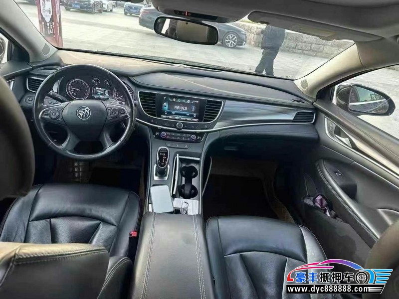 18年别克君越轿车抵押车出售