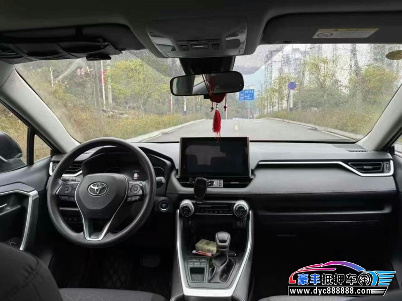22年丰田RAV4荣放轿车抵押车出售