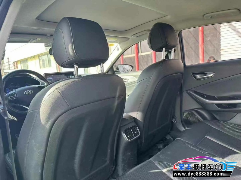 20年现代菲斯塔轿车抵押车出售