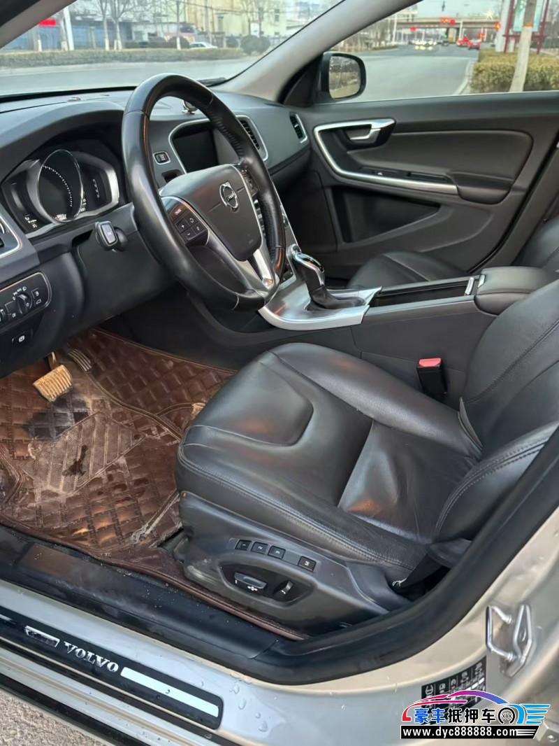 18年沃尔沃S60轿车抵押车出售