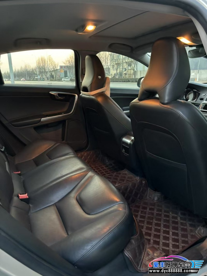 18年沃尔沃S60轿车抵押车出售