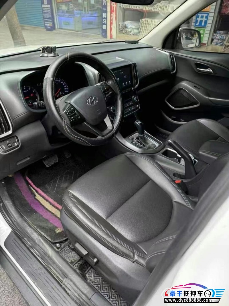 19年现代ix35轿车抵押车出售