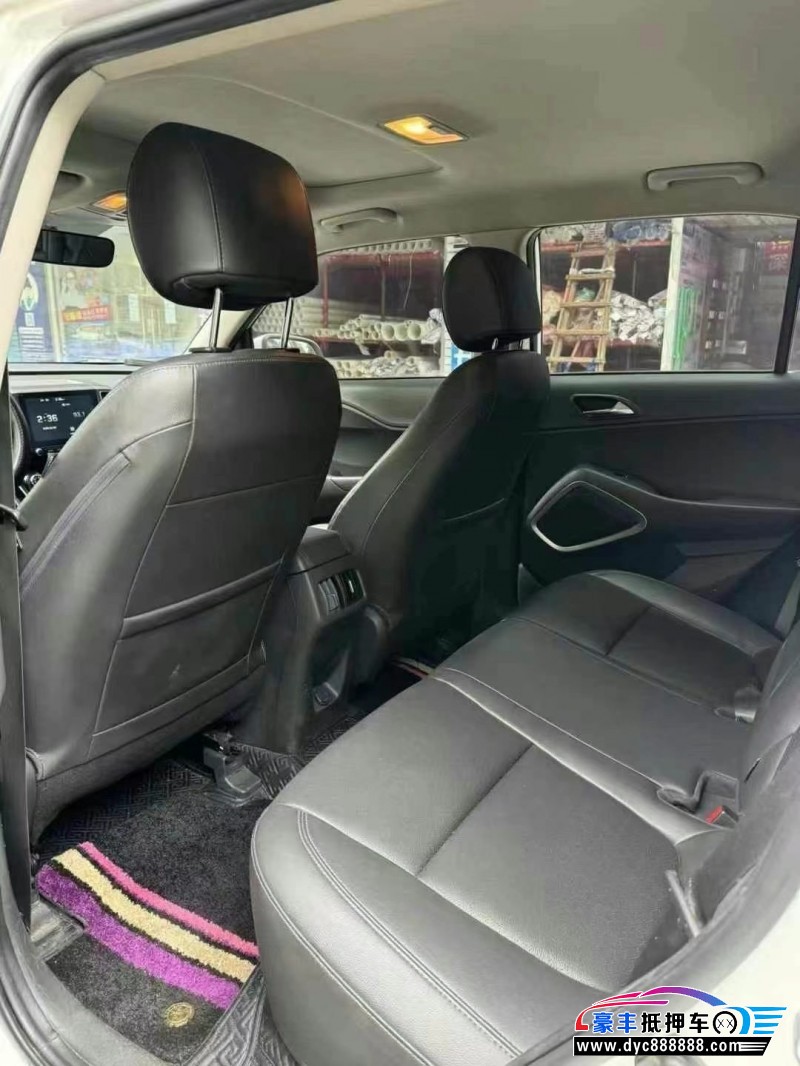 19年现代ix35轿车抵押车出售