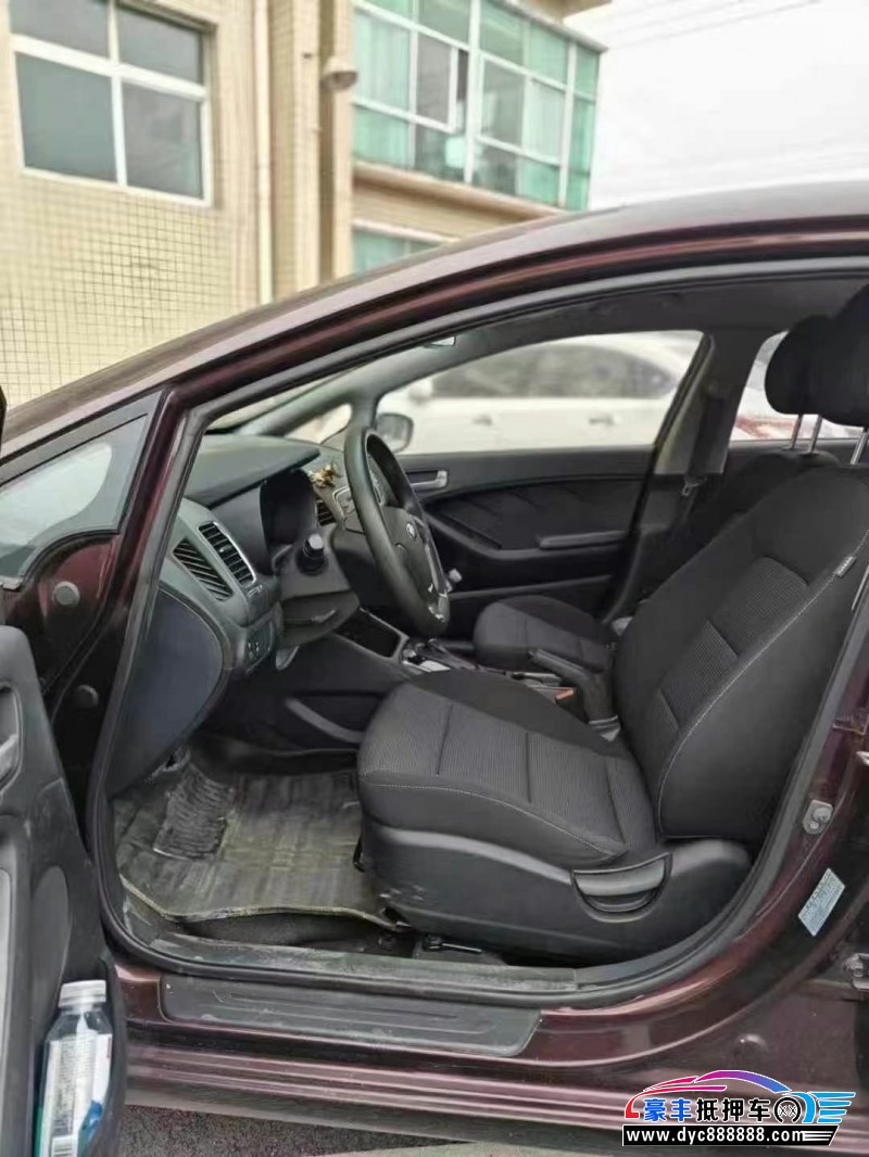 17年起亚K3轿车抵押车出售