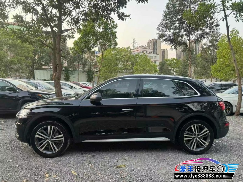 20年奥迪Q5轿车抵押车出售
