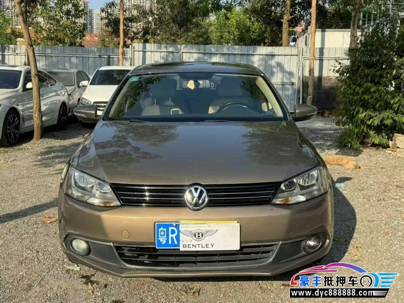 14年大众速腾轿车抵押车出售