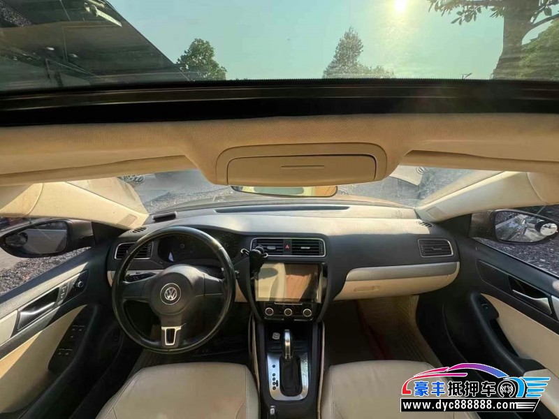 14年大众速腾轿车抵押车出售