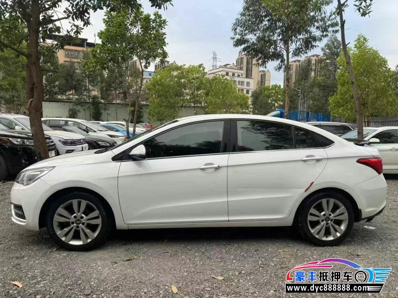 17年奇瑞艾瑞泽5轿车抵押车出售