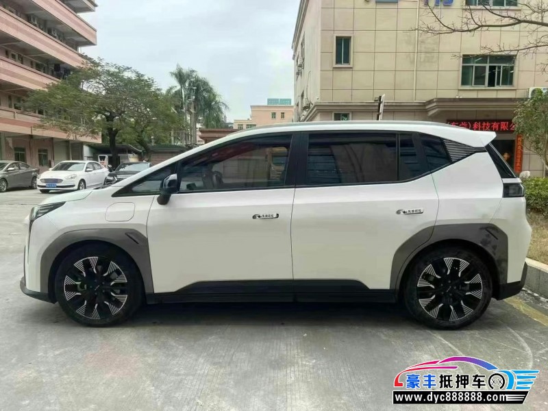 22年埃安Y70轿车抵押车出售