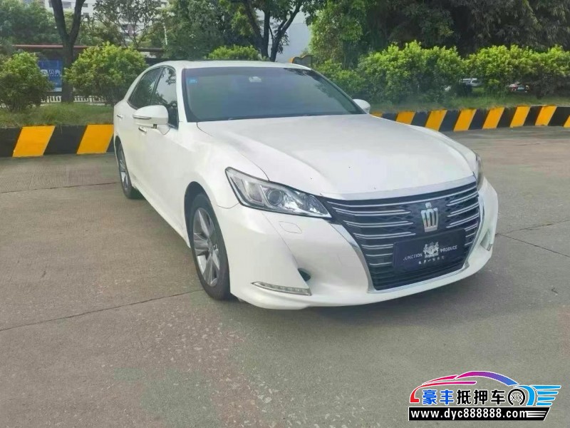 17年丰田皇冠轿车抵押车出售