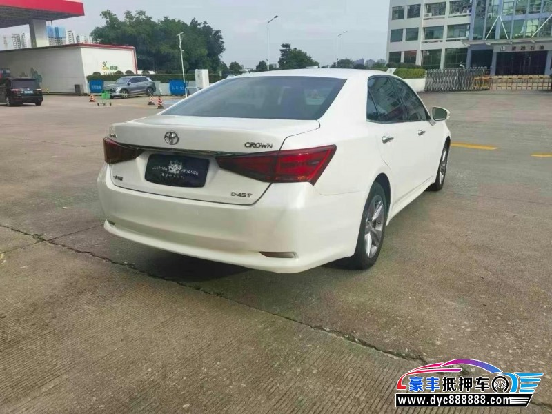 17年丰田皇冠轿车抵押车出售