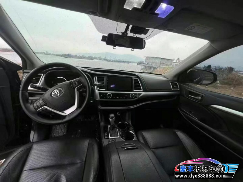 16年丰田汉兰达轿车抵押车出售