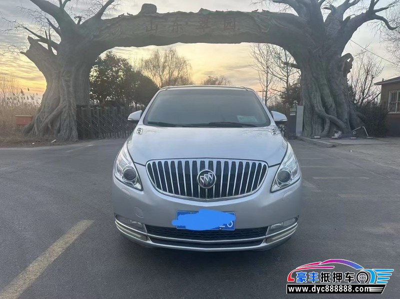 13年别克GL8轿车抵押车出售